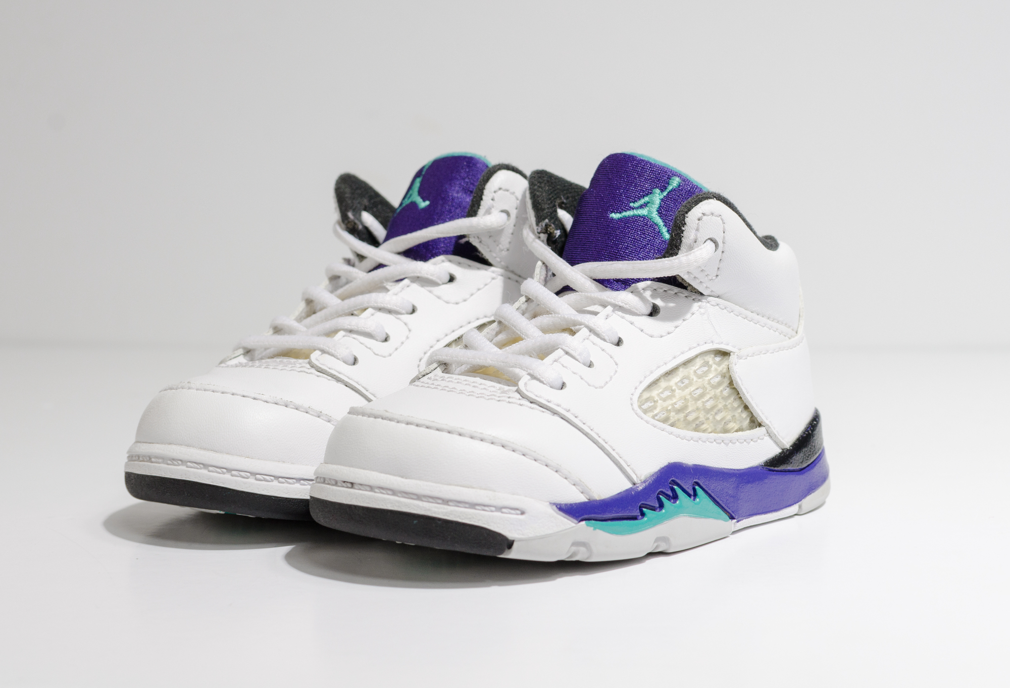 Dedek Mraz je prinesel nove Air Jordan teniske